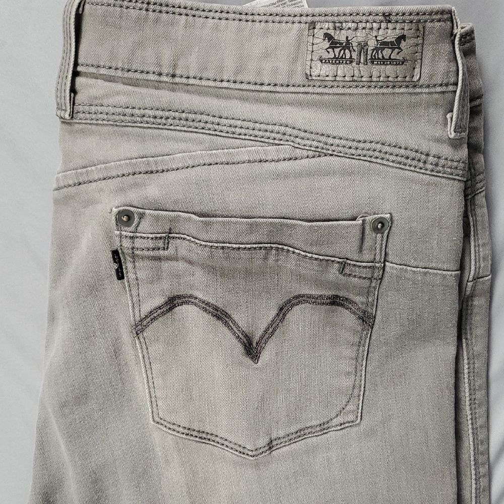 LEVI'S ✬ SIZE 33 16 WOMEN FLATTER & FLAUNT SKINNY JEANS ✬ SMOKE GREY